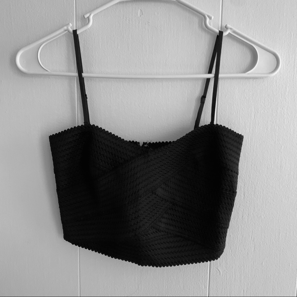 Express scalloped bandeau top